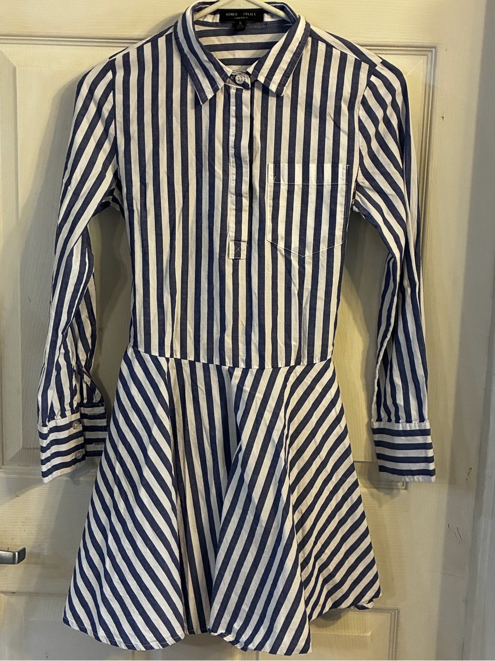 Romeo & Juliet Couture blue and white vertical-striped mini shirt dress, Size: S